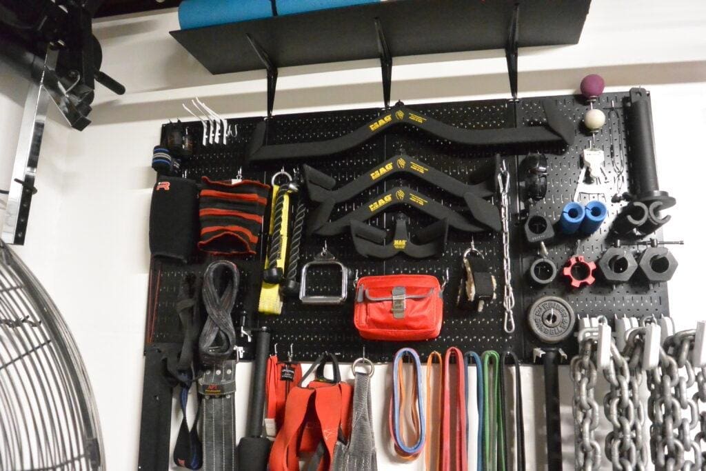 4 Accessories Wall Control