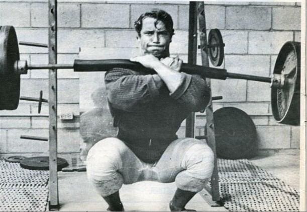ArnoldSquatting1